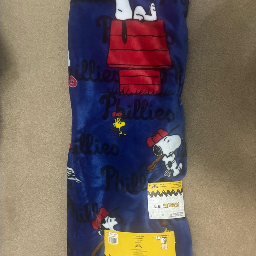 Philadelphia Phillies/Snoopy Super Soft Plush Throw